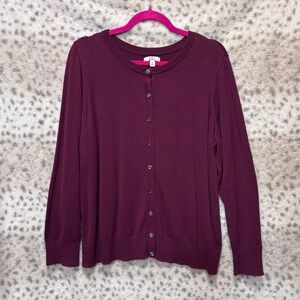 CROFT & BARROW BURGUNDY BUTTON DIWN CARDIGAN